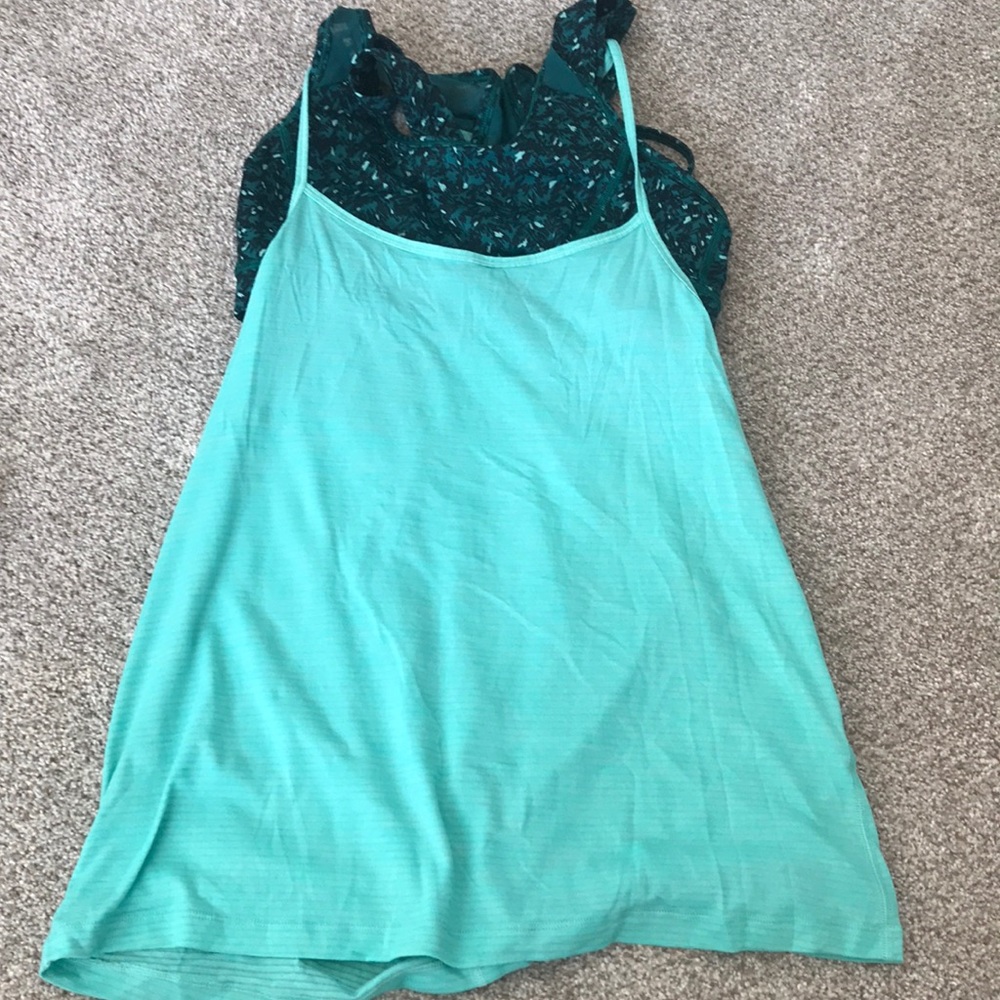 Lululemon tank top with built in bra